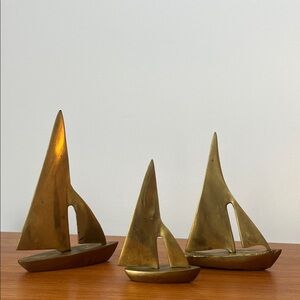 Vintage MCM Set of 3 Brass Sailboats